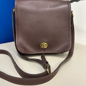 Coach 9076 VTG 90's Companion Flap Milk Chocolate Brown Leather Crossbody.